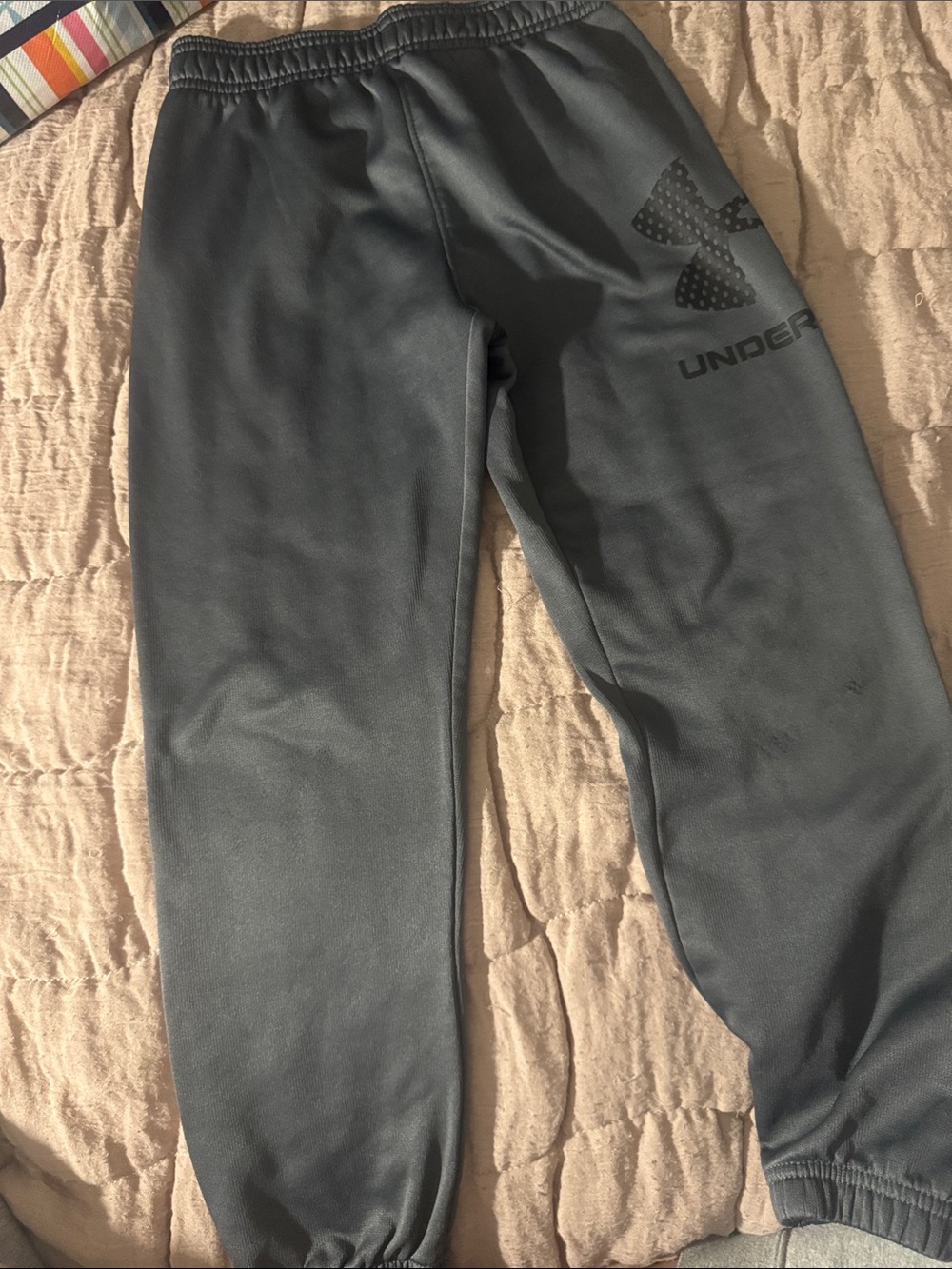 Under Armour Black Cozy Joggers Boys Size 6